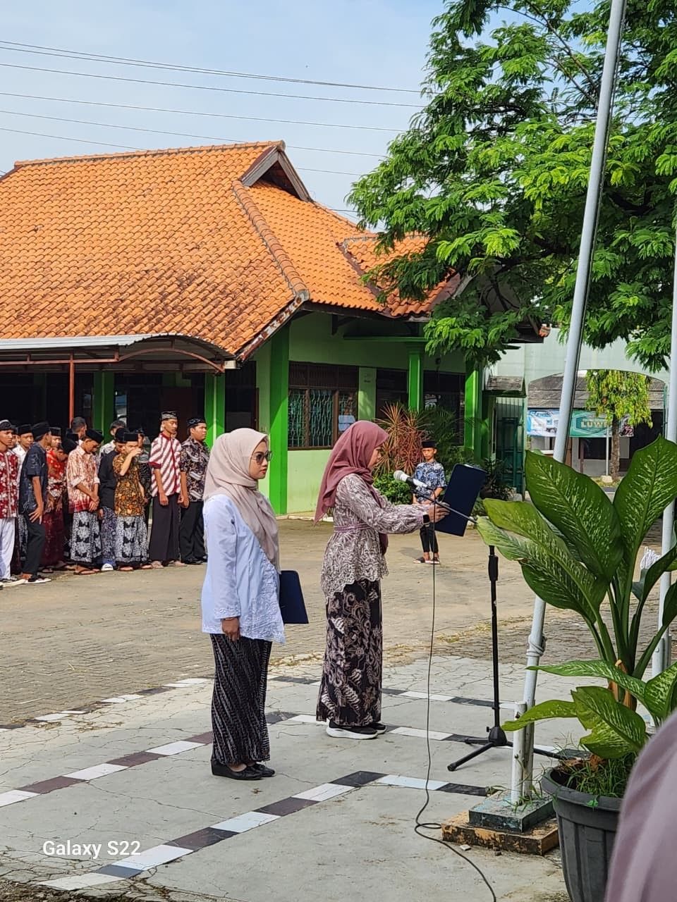 Upacara Bendera Memperingati Hari Kartini Tahun 2025